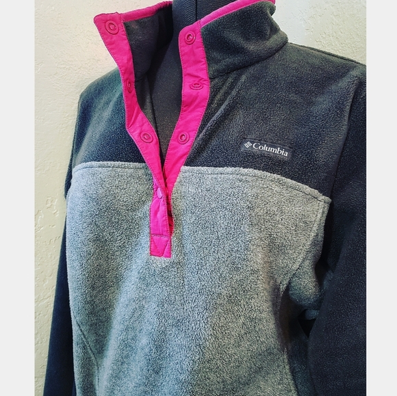 Columbia Fleece Sweatshirt - Picture 2 of 5